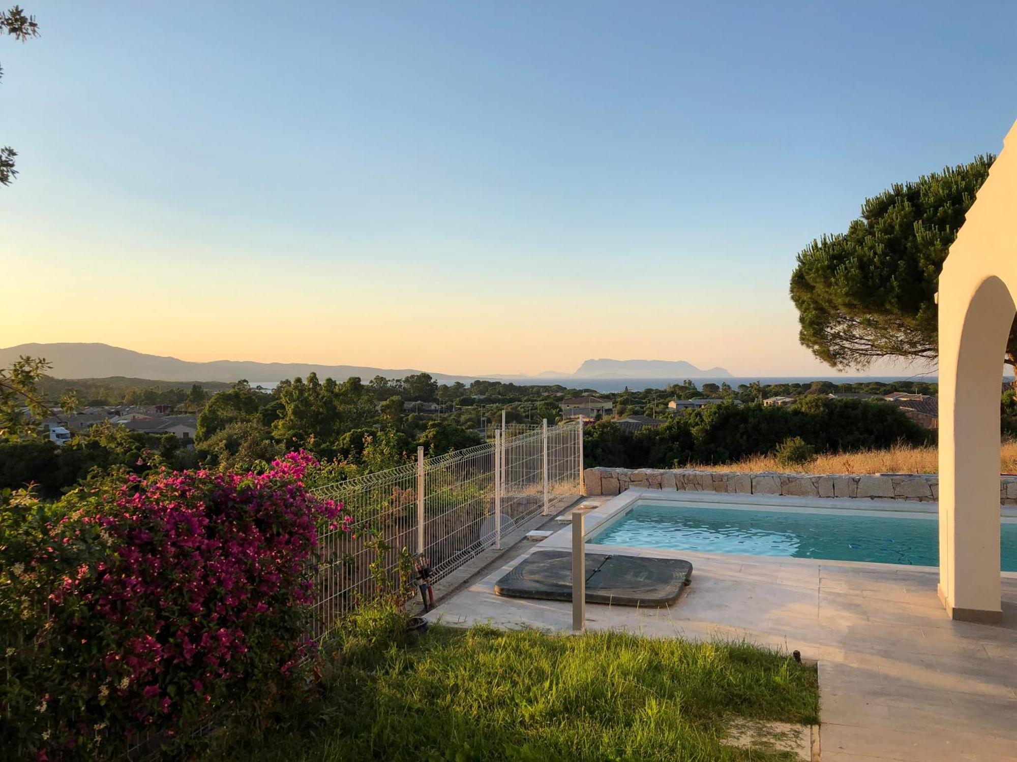 Vista Mare Con Piscina A Budoni - Baia Sant'Anna Villa Exterior photo