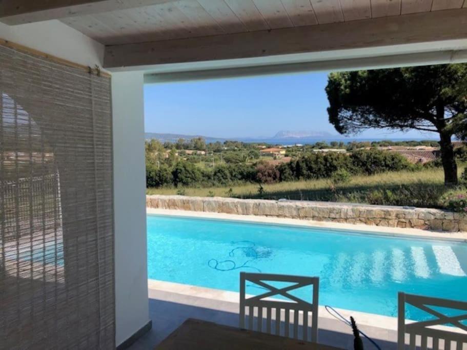 Vista Mare Con Piscina A Budoni - Baia Sant'Anna Villa Exterior photo